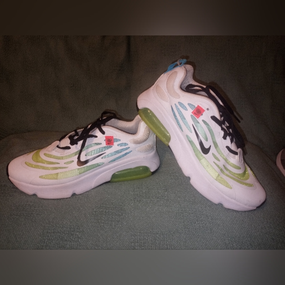 Nike world wide air max